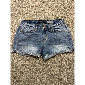 Aero Low Rise Midi Shorts Size Teen Juniors Size 00 EUC